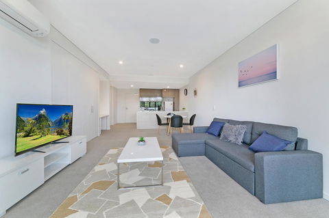 Stylish And Neat Two Bed Apartment In Wentworth Point - Darwin Holiday 1