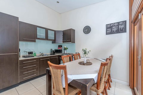 2 Bed House + Loft In Pyrmont - Darwin Holiday 2