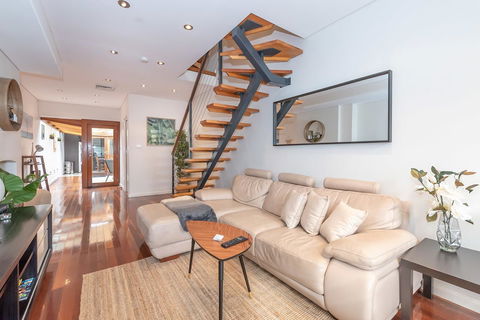 2 Bed House + Loft In Pyrmont - Darwin Holiday 19