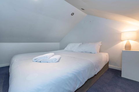 2 Bed House + Loft In Pyrmont - Darwin Holiday 16