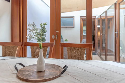 2 Bed House + Loft In Pyrmont - Darwin Holiday 3