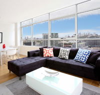 Gadigal Groove - Modern and Bright 3BR Executive Apartment in Zetland with Views - Darwin Holiday