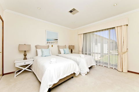 One Mile Mansion - Private Coastal Retreat FREE FAMILY ADVENTURE PASS - Darwin Holiday 16