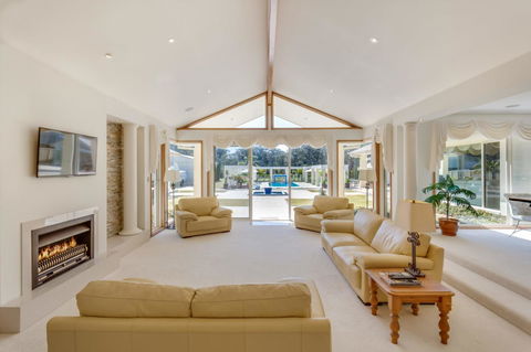 One Mile Mansion - Private Coastal Retreat FREE FAMILY ADVENTURE PASS - Darwin Holiday 13