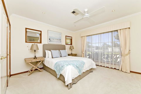 One Mile Mansion - Private Coastal Retreat FREE FAMILY ADVENTURE PASS - Darwin Holiday 15