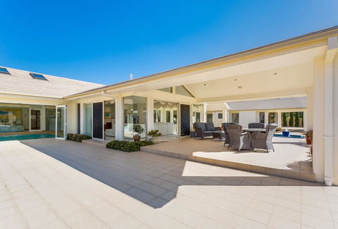 One Mile Mansion - Private Coastal Retreat FREE FAMILY ADVENTURE PASS - Darwin Holiday 18