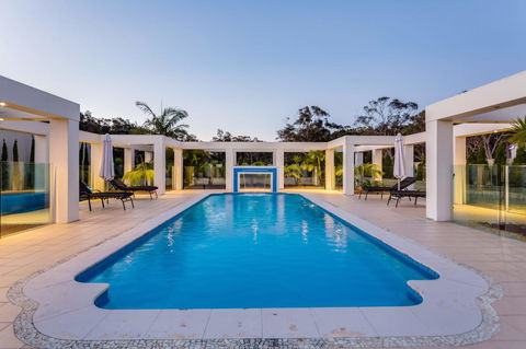 One Mile Mansion - Private Coastal Retreat FREE FAMILY ADVENTURE PASS - Darwin Holiday 0