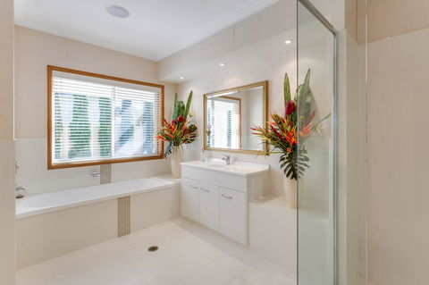 One Mile Mansion - Private Coastal Retreat FREE FAMILY ADVENTURE PASS - Darwin Holiday 9