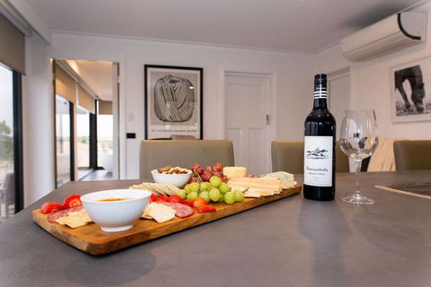 Belisi Farmstay Cottage - Darwin Holiday 8
