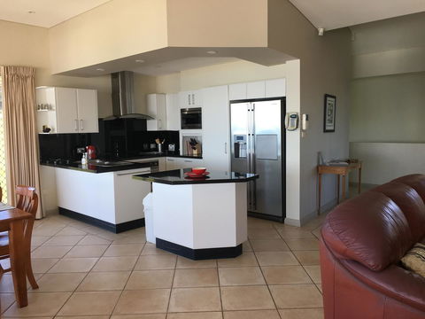 OceanScape Luxury Beachfront Villas - Darwin Holiday 16