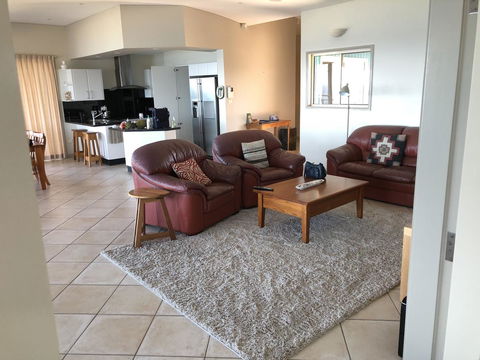 OceanScape Luxury Beachfront Villas - Darwin Holiday 8