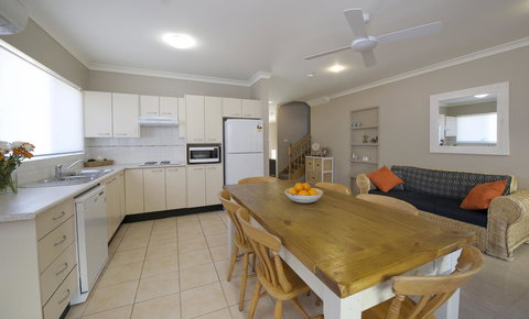 Marty's @ Little Beach - Darwin Holiday 10