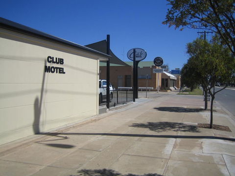 Balranald Club Motel - Darwin Holiday 14