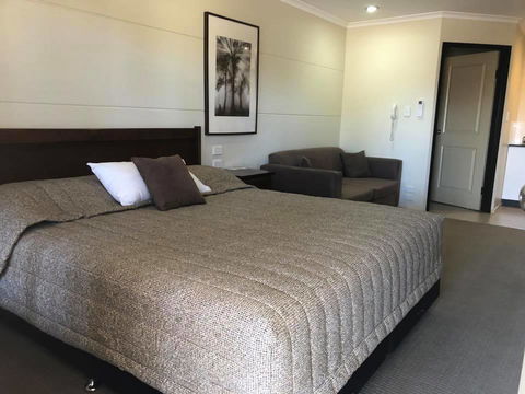 Balranald Club Motel - Darwin Holiday 8