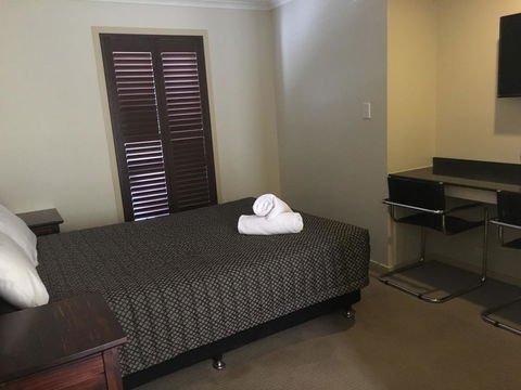 Balranald Club Motel - Darwin Holiday 1