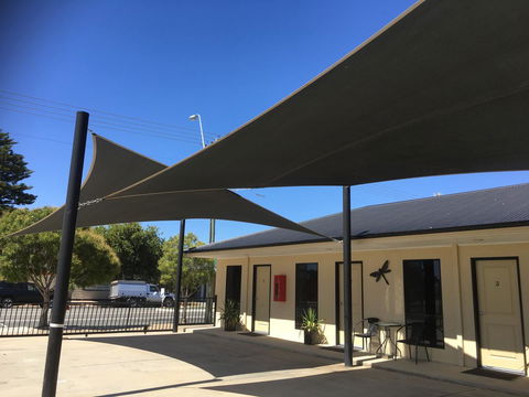 Balranald Club Motel - Darwin Holiday 11