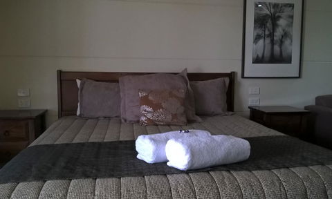 Balranald Club Motel - Darwin Holiday 7