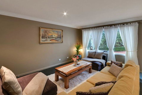 Mountainside B & B - Darwin Holiday 26