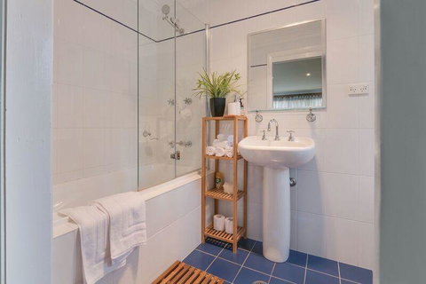 Mountainside B & B - Darwin Holiday 5