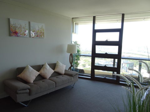 Sydney Olympic Park Apartment - Darwin Holiday 4