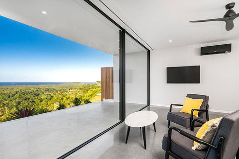 Sundays At Byron - Darwin Holiday 28