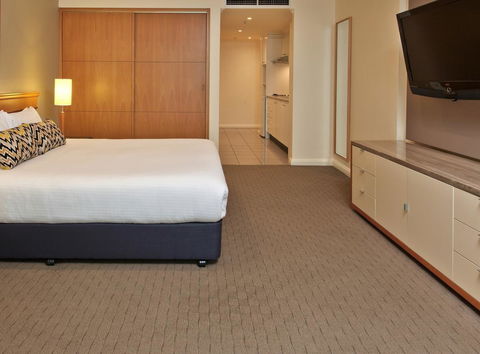 Rydges Darling Square Apartment Hotel - Darwin Holiday 24