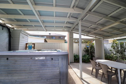 Interlude At Belmont - Darwin Holiday 17