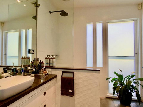 3 Storey Home Close Walk To Fox Studios SCG & City - Darwin Holiday 11