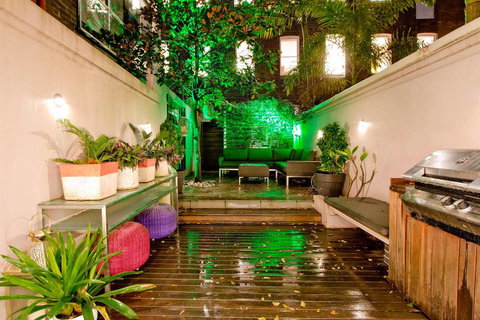 3 Storey Home Close Walk To Fox Studios SCG & City - Darwin Holiday 9