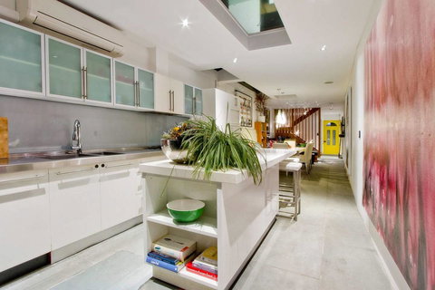 3 Storey Home Close Walk To Fox Studios SCG & City - Darwin Holiday 6