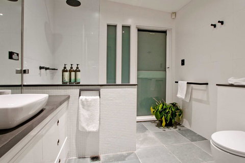 3 Storey Home Close Walk To Fox Studios SCG & City - Darwin Holiday 16