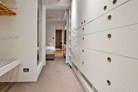 3 Storey Home Close Walk To Fox Studios SCG & City - Darwin Holiday 19