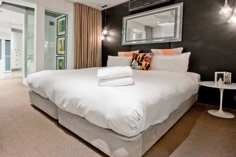 3 Storey Home Close Walk To Fox Studios SCG & City - Darwin Holiday 10