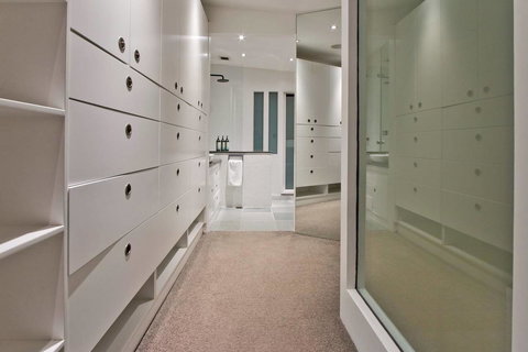 3 Storey Home Close Walk To Fox Studios SCG & City - Darwin Holiday 3