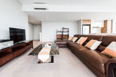 180Â° Water View Three Bedroom (wooden Furniture) - Darwin Holiday 26