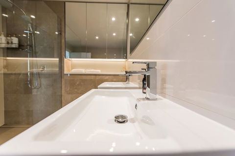 180Â° Water View Three Bedroom (wooden Furniture) - Darwin Holiday 17