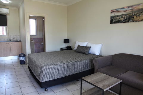 Tumut Apartments - Darwin Holiday 9