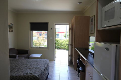 Tumut Apartments - Darwin Holiday 6
