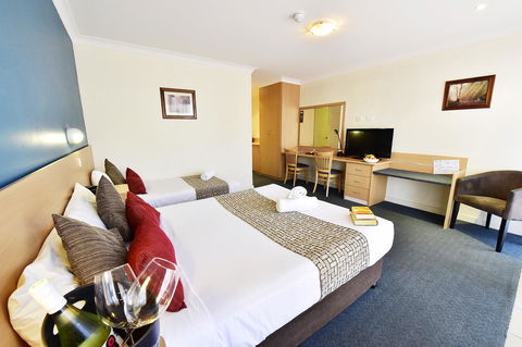 Diplomat Hotel Alice Springs - Darwin Holiday 13