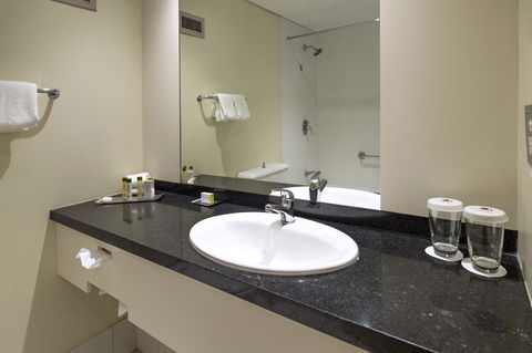 DoubleTree By Hilton Alice Springs - Darwin Holiday 22