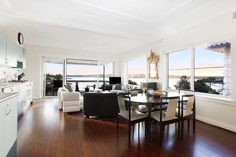 Art Deco Apartment With Breathtaking Water Views - Darwin Holiday 6
