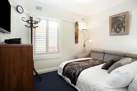 Art Deco Apartment With Breathtaking Water Views - Darwin Holiday 9