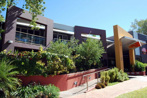 Stay At Alice Springs Hotel - Darwin Holiday 0