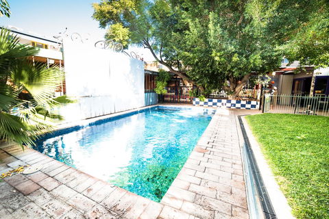 Jump Inn Alice Budget Accommodation - Darwin Holiday 1