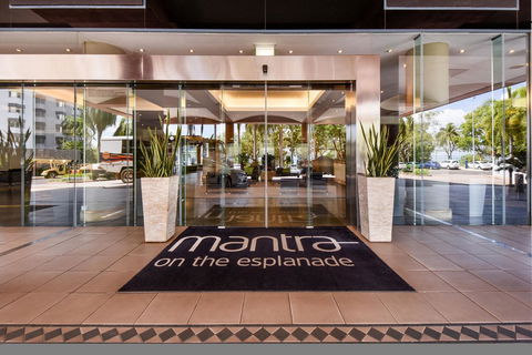 Mantra On The Esplanade - Darwin Holiday 32