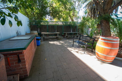 Elkira Court Motel - Darwin Holiday 1