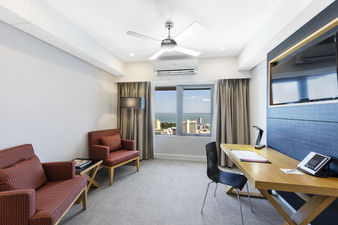 Oaks Darwin Elan Hotel - Darwin Holiday 13