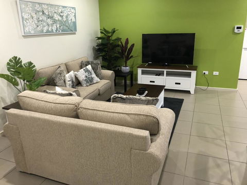 Darwin-Ocean Views, Tropical Getaway, Pool & Aircon - Darwin Holiday 4
