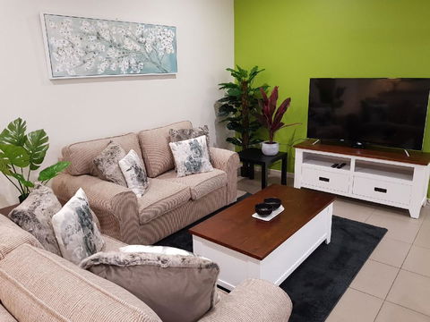 Darwin-Ocean Views, Tropical Getaway, Pool & Aircon - Darwin Holiday 3