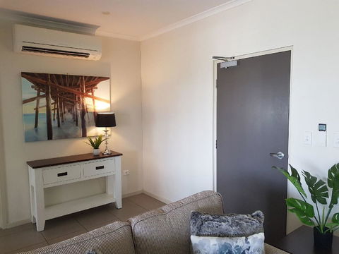 Darwin-Ocean Views, Tropical Getaway, Pool & Aircon - Darwin Holiday 6